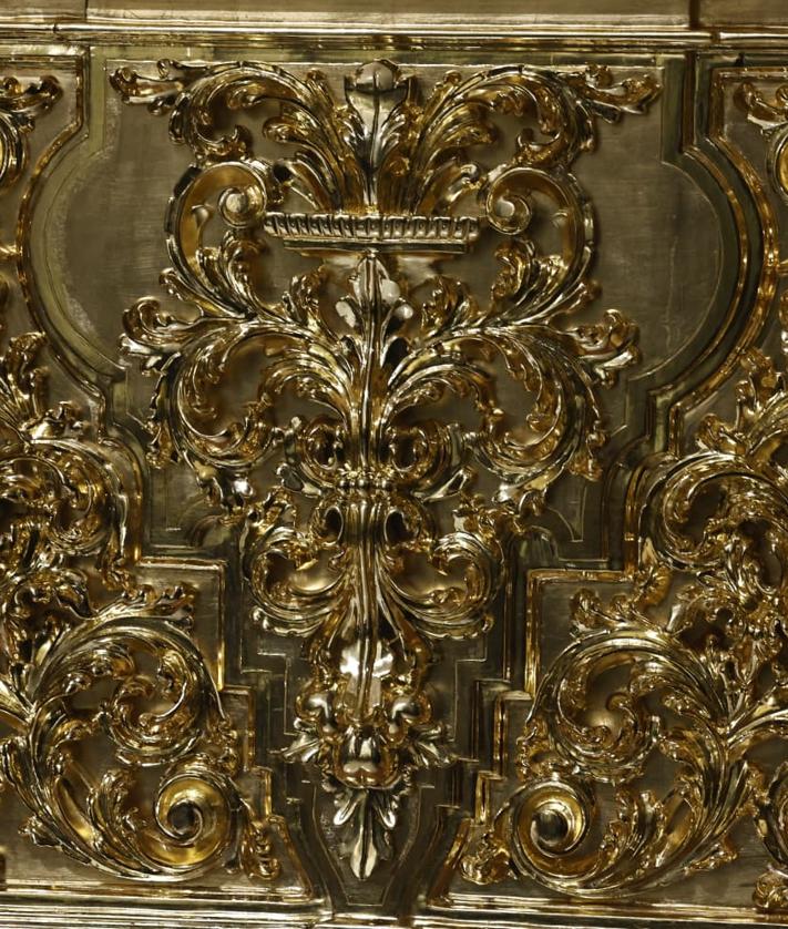 Imagen secundaria 2 - Mena estrena un imponente retablo en su capilla de la iglesia de Santo Domingo